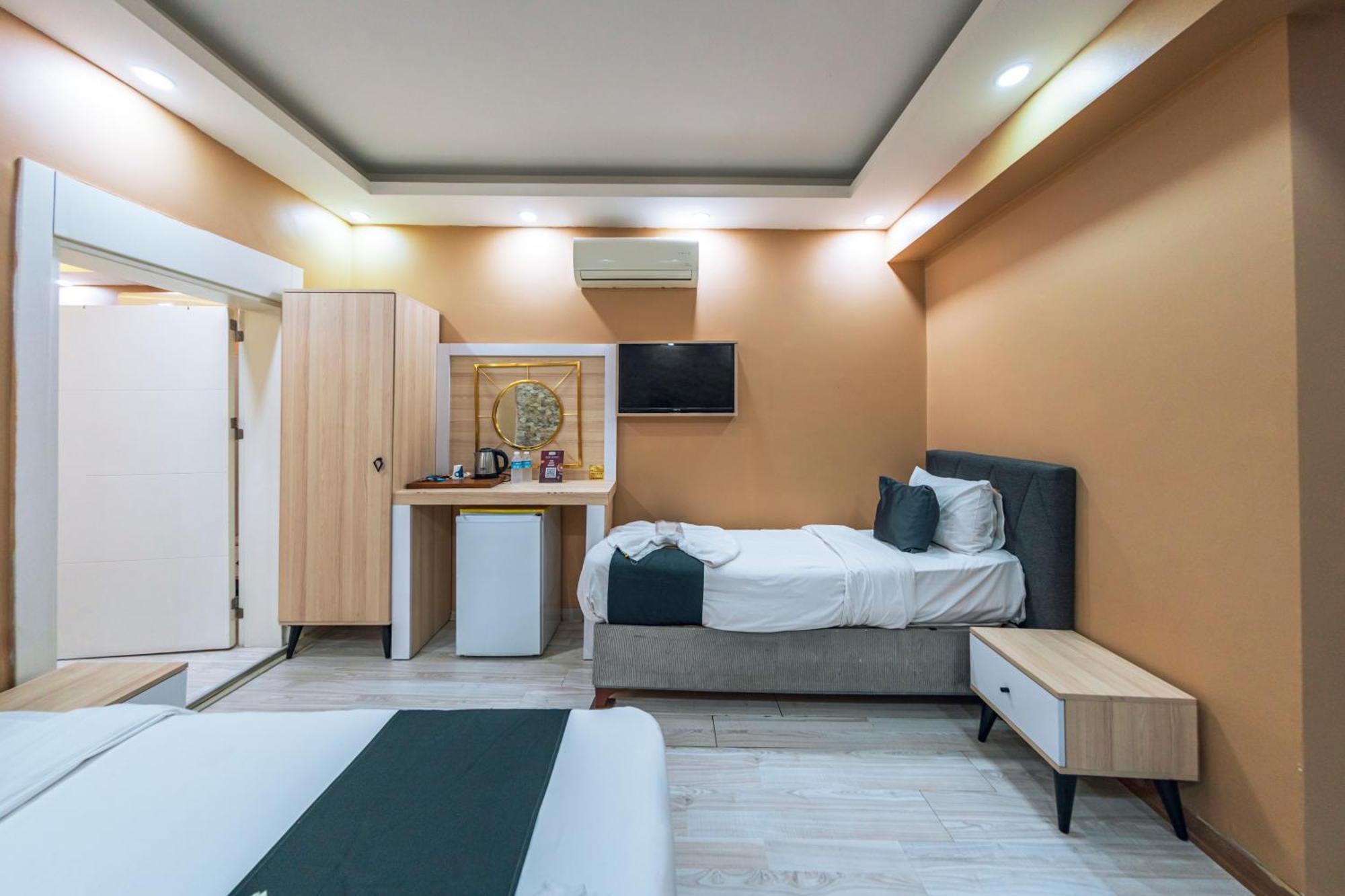 Mila Suites Taksim Istanboel Buitenkant foto